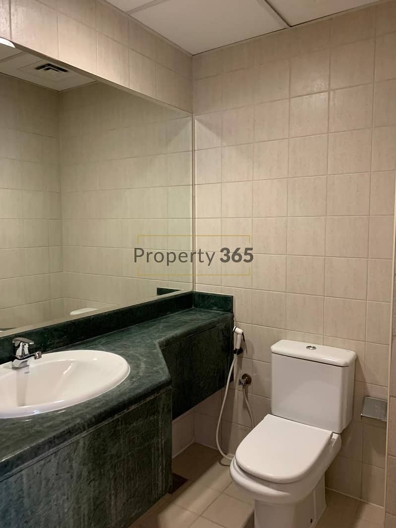 6 2 Months Free / 1 bedroom / Ideally Located