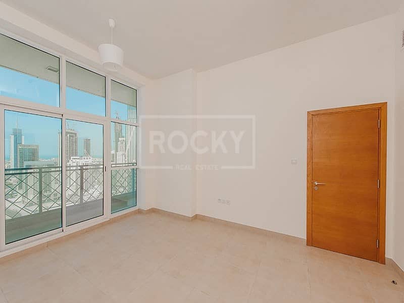 5 1 Bed | Closed Kitchen | Canal View | Business Bay