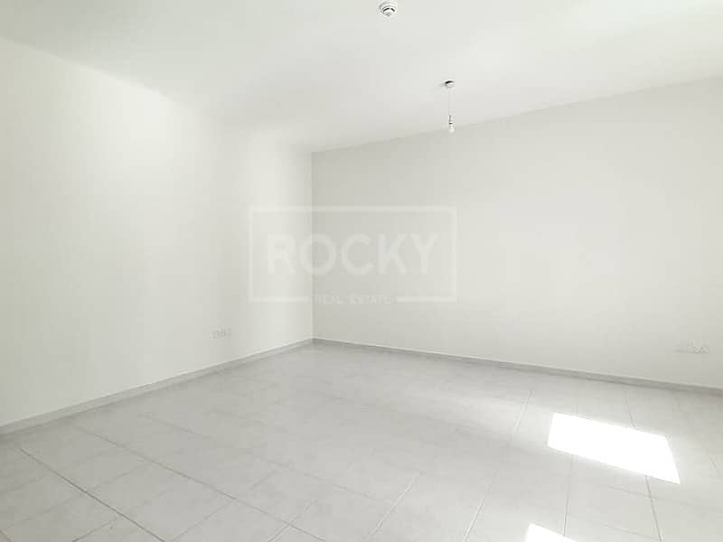 2 Well maintained|Close To Metro|Mid Floor|SZR View