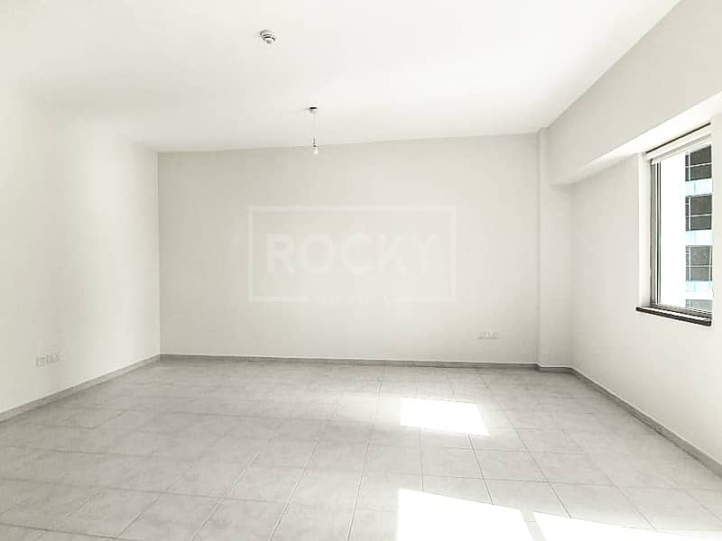 3 Well maintained|Close To Metro|Mid Floor|SZR View