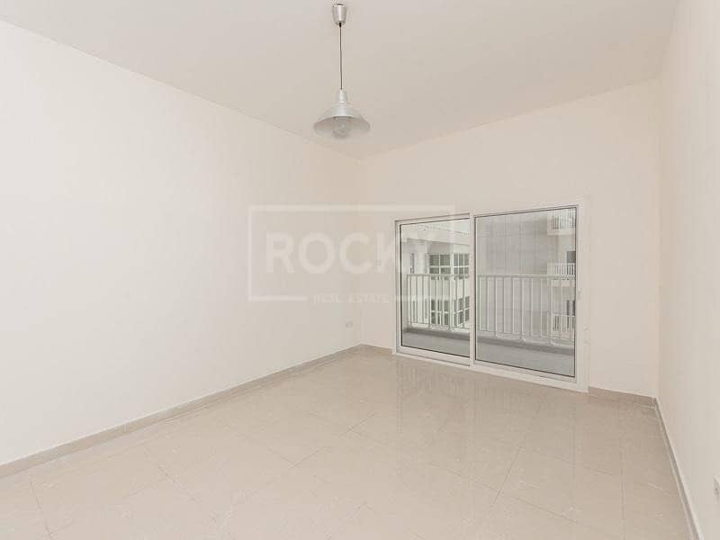 14 Spacious | 1-Bed | Pool View | IMPZ