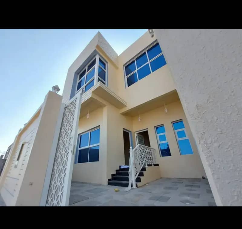 New villa at a very attractive price, modern design, super deluxe finishes, free ownership for all nationalities