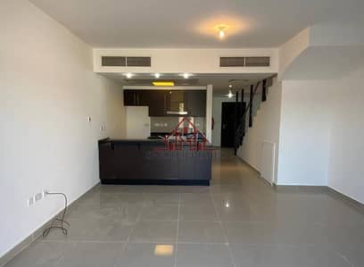 Do Not Miss This Offer to Live in This Beautiful Unit ! Do Not Miss This Offer to Live in This Beautiful Unit !