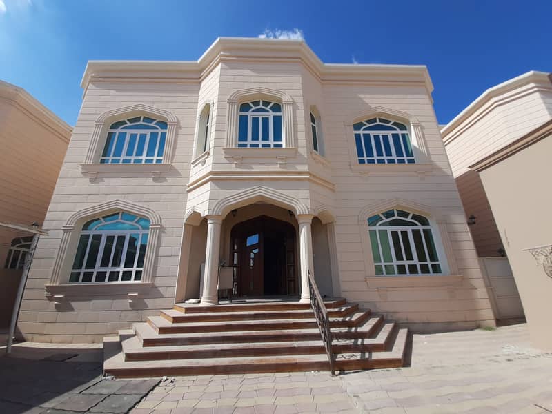 7 bedroom villa for rent with driver's room in Mohammed Bin Zayed City