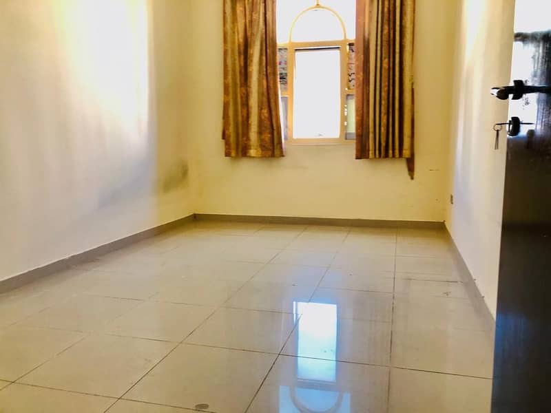 3BHK | Sharing Allowed | 2 Minutes walk to Salahuddin Metro Best Location Only For 65K