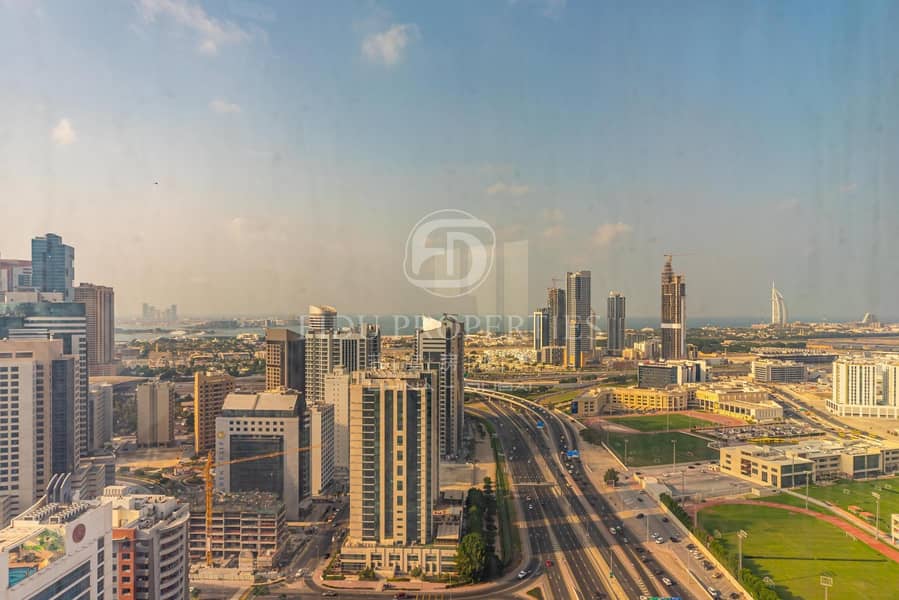 High Floor |Panoramic View | Close to Metro