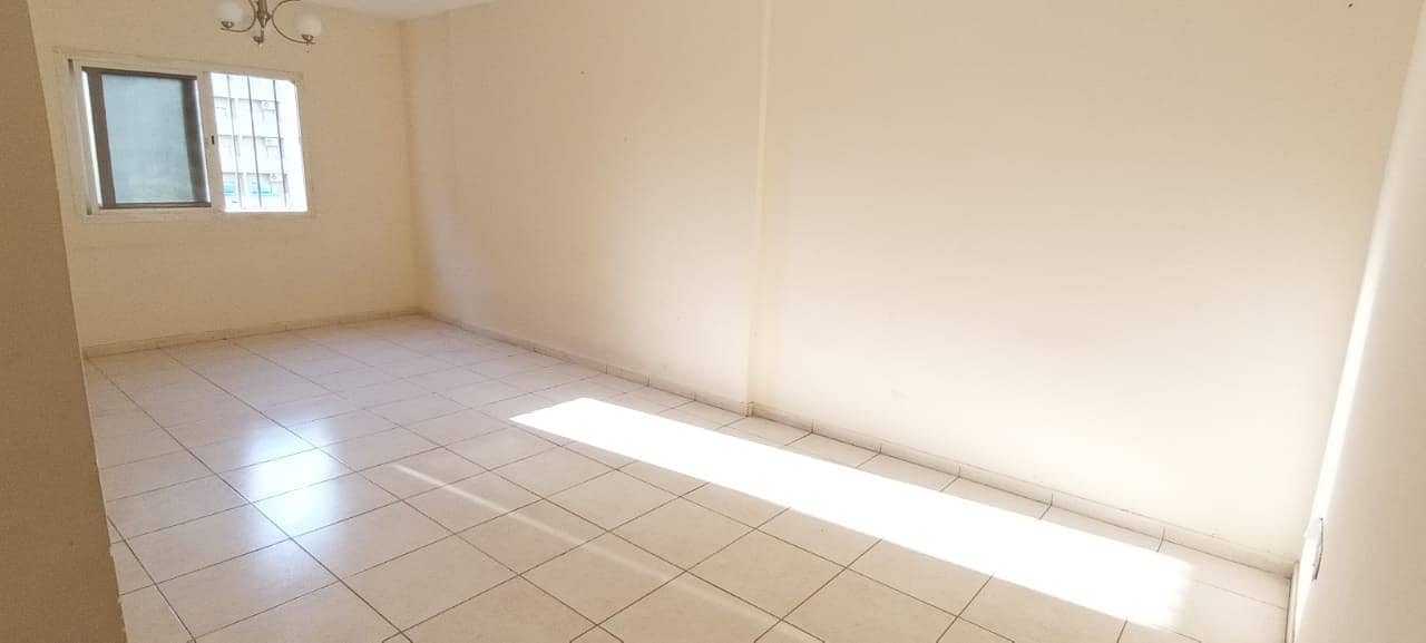 OPPOSITE TO SAHARA MALL PRAIM LOCATION 2BHK CLOSE HALL WITH GYM AND POOL FREE 30K OPPOSITE TO SAHARA MALL PRAIM LOCATION 2BHK CLOSE HALL WITH GYM AND POOL FREE 30K