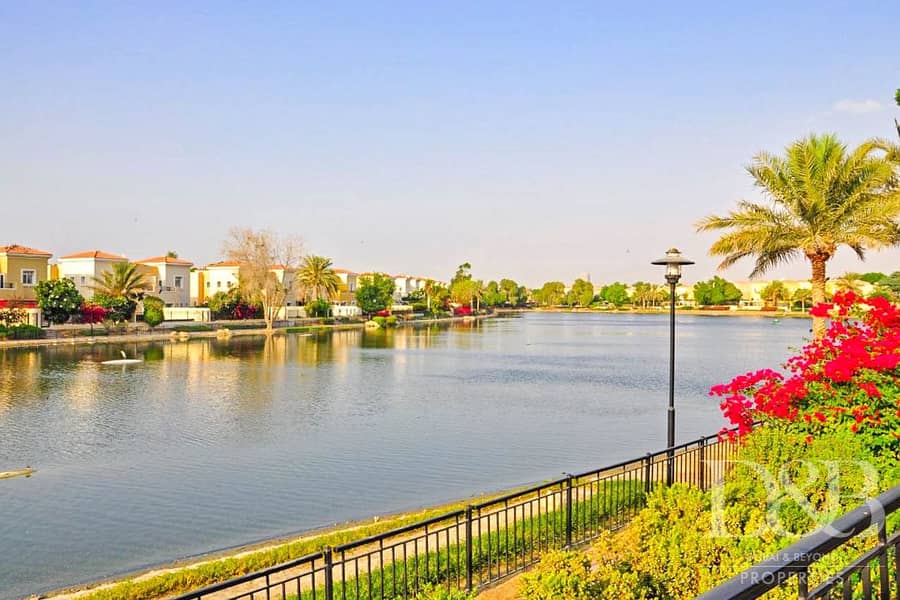 Single Row  | Lake View | Best Location