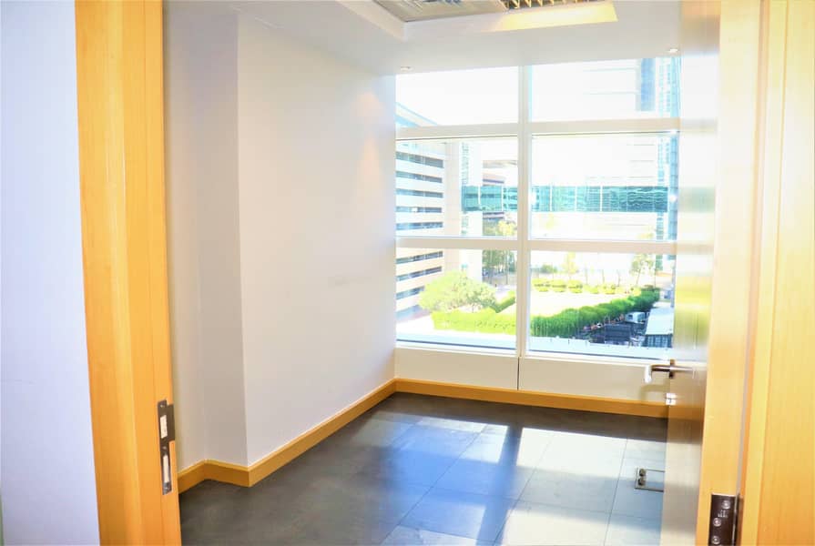 9 Fitted Office in SZR | Well Maintained