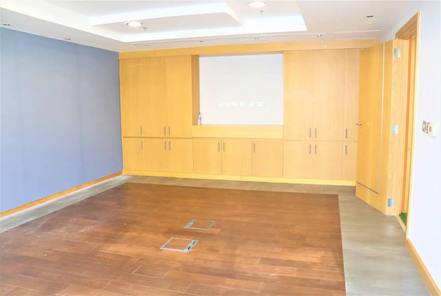 22 Fitted Office in SZR | Well Maintained