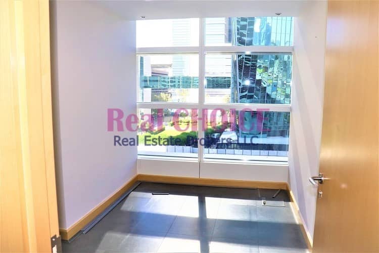 10 Fitted Office in SZR | Well Maintained