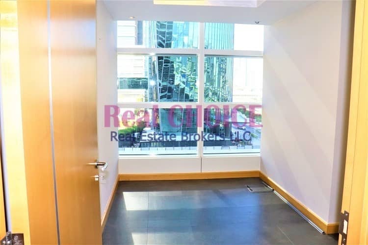 11 Fitted Office in SZR | Well Maintained