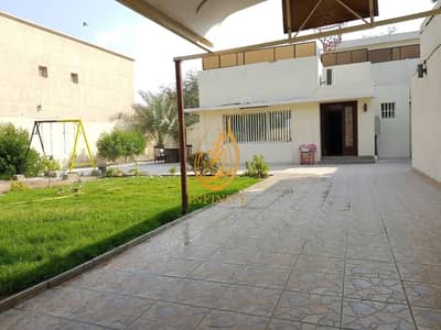 Spacious Four Bedrooms Villa with Garden and Covered Parking Spacious Four Bedrooms Villa with Garden and Covered Parking