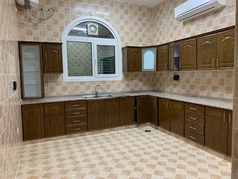 Квартира в Аль Шамха, 3 cпальни, 60000 AED - 4885738