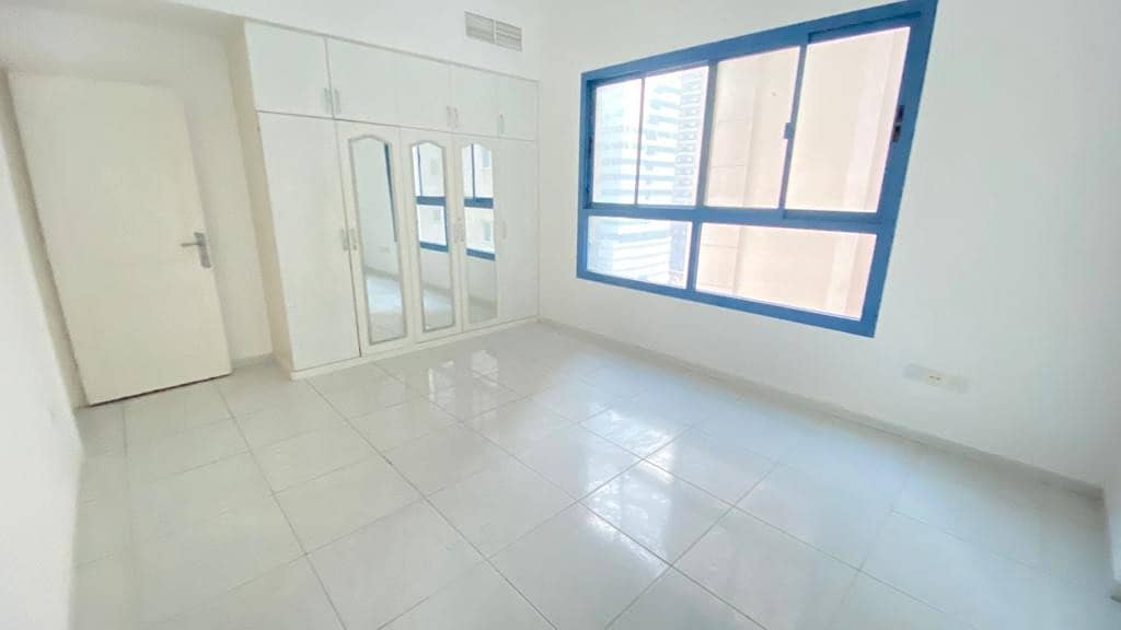 LUXURY HOUSE CHILLER FREE WITH BUILT IN WARDROBE EXTRA BIG SAIZ 55K LUXURY HOUSE CHILLER FREE WITH BUILT IN WARDROBE EXTRA BIG SAIZ 55K