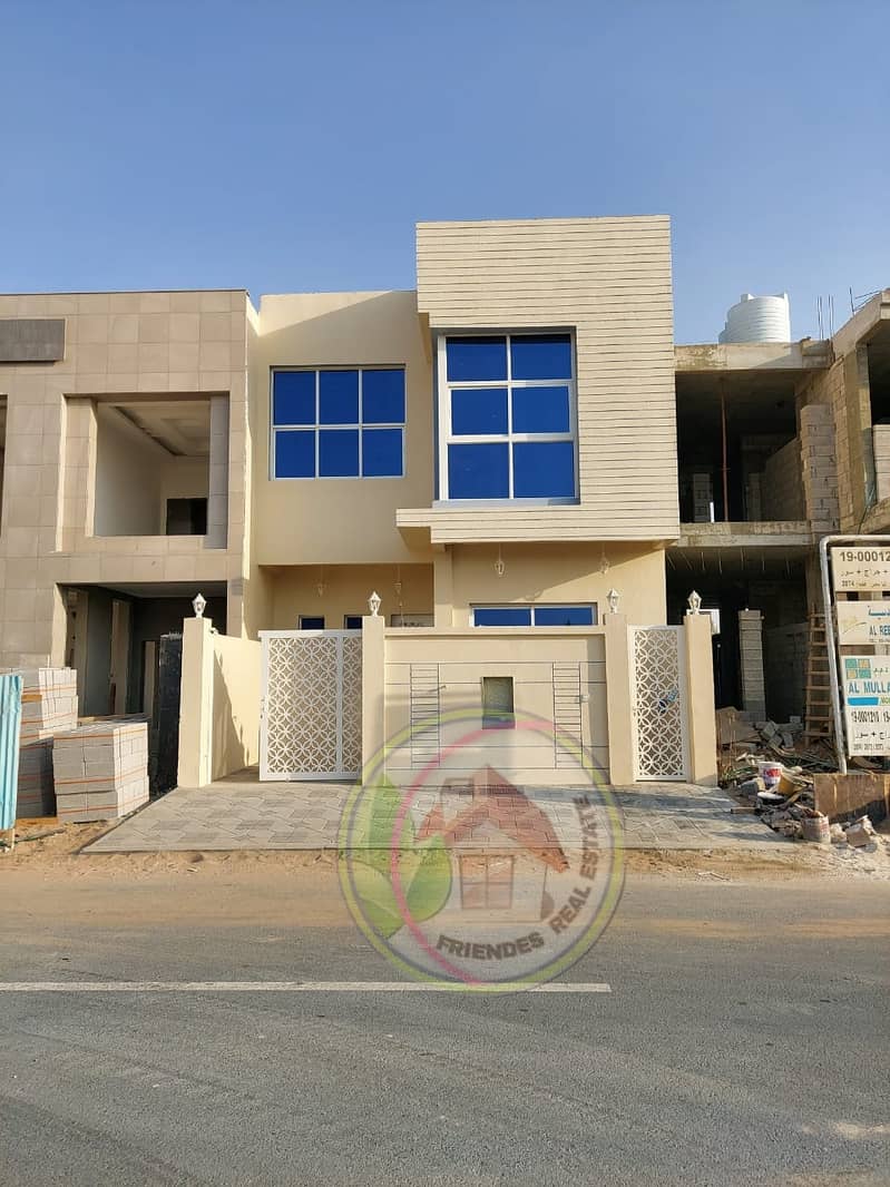 Villa for sale on the neighboring street, personal finishing, at a very reasonable price