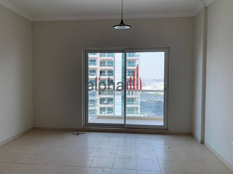 8 Large 1 BHK | Canal Facing | Vacant | Business Bay