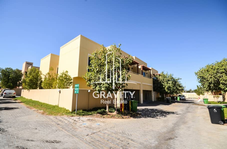 Excellent Townhouse | 4 + 2 BR Upgraded Unit Excellent Townhouse | 4 + 2 BR Upgraded Unit