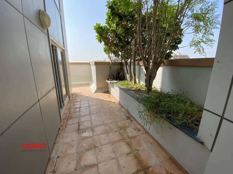 Beautiful balcony/ good size // fully facility building// 2 bedroom apartment with balcony for rent in phase 2 Beautiful balcony/ good size // fully facility building// 2 bedroom apartment with balcony for rent in phase 2