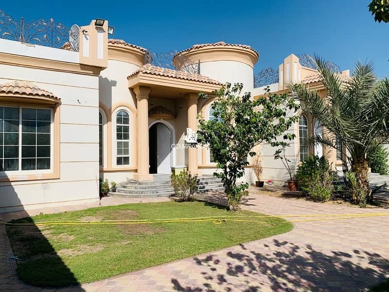 Stunning Huge Independent 4 B/R Villa | HIGH QUALITY | Big Garden