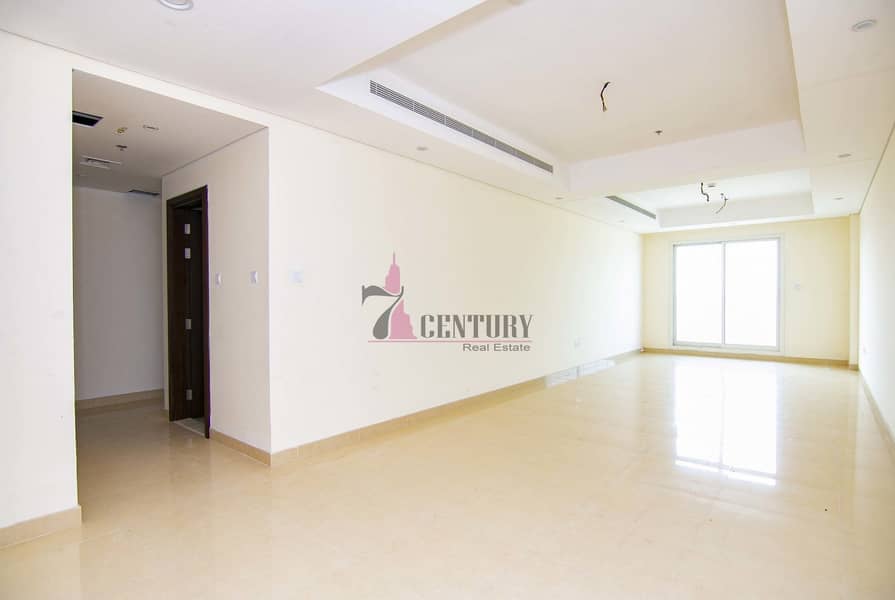Spacious 3 Bedroom Apt | Chiller Free | Golf View