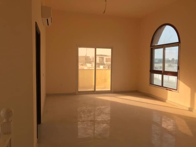 Villa for urgent sale in Ajman for citizens of Ajman, an area of ​​5 thousand feet, a corner of two streets, a very special location