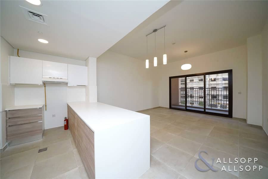 3 One Bed | Large Balcony | Plaza Facing