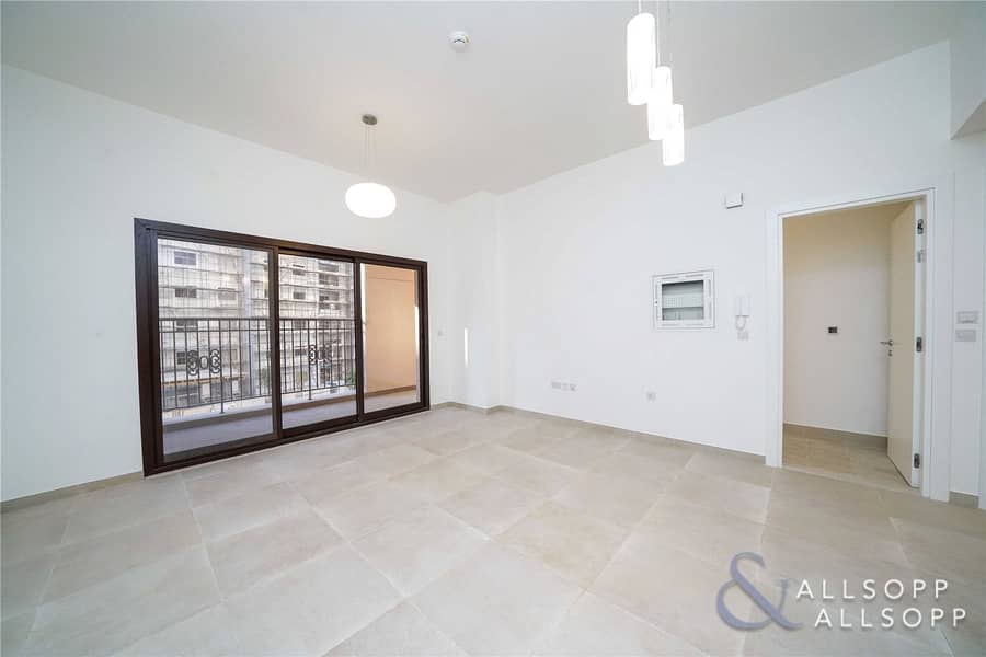 6 One Bed | Large Balcony | Plaza Facing