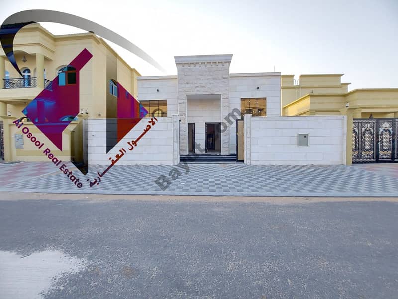 Villa for sale at an attractive price directly from the owner, in a very privileged location, with the possibility of bank financing