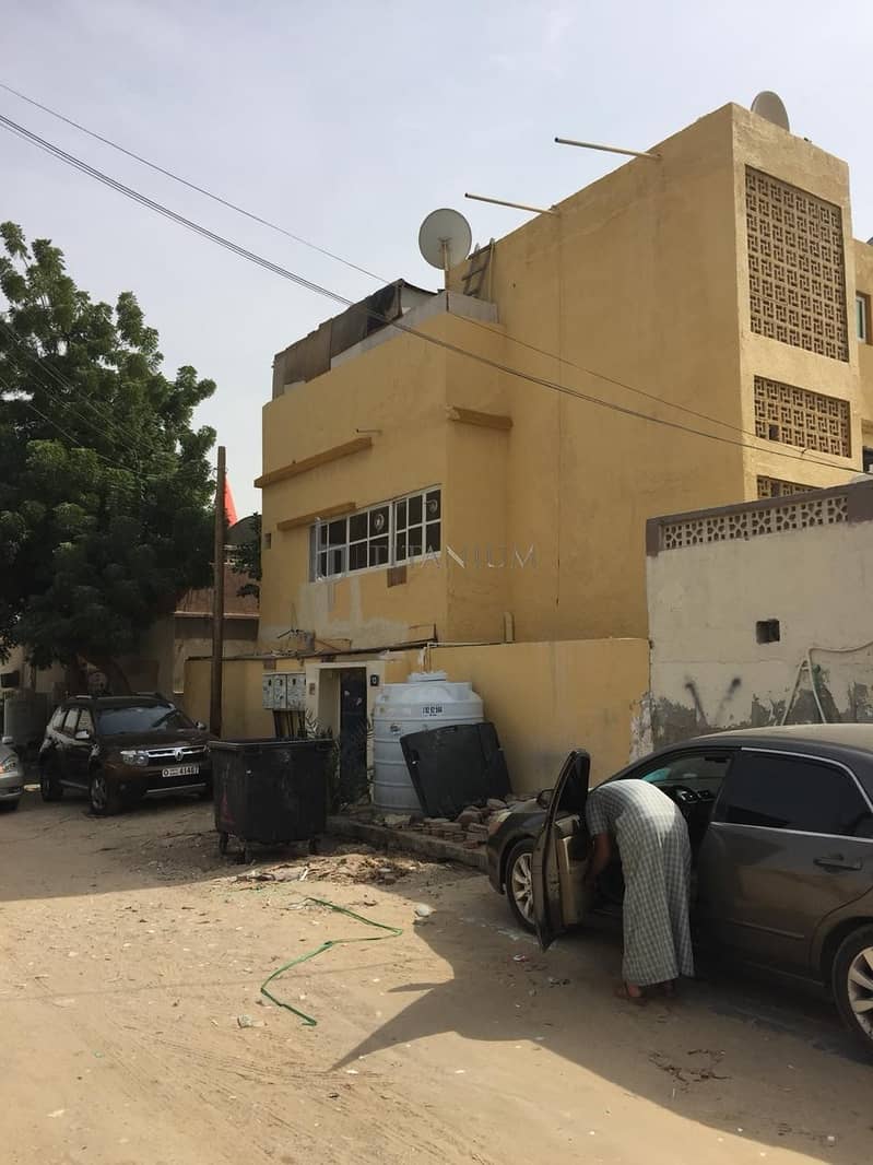 Building for Sale in Bustan