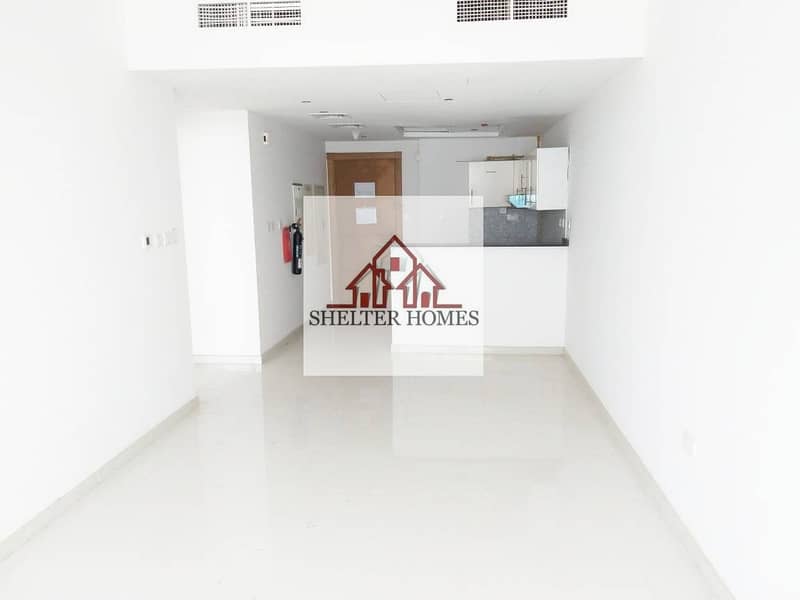 Great Offer ! Stunning Unit /Available Now !! Great Offer ! Stunning Unit /Available Now !!