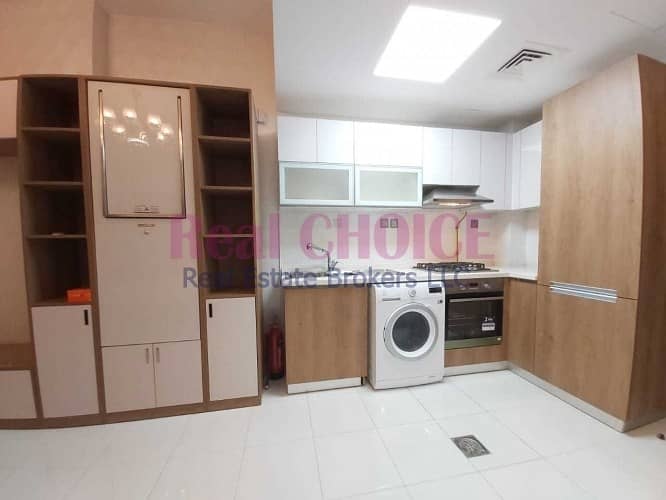 4 Great Condition| Mid Floor| Furnished Chiller free