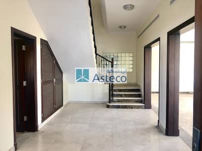 Spacious Villa | Large Bedrooms | Vacant Now Spacious Villa | Large Bedrooms | Vacant Now