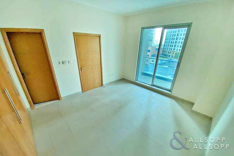 8 Vacant l 958 Sq Ft l One Bedroom Apartment