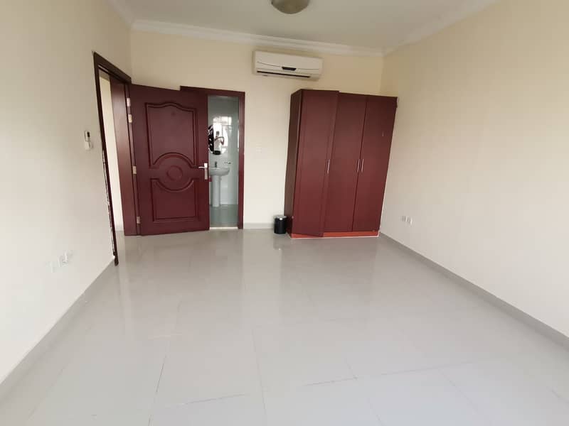 Beautiful 2 BHK Apt Available Near By Sakha Fathima Mosque.