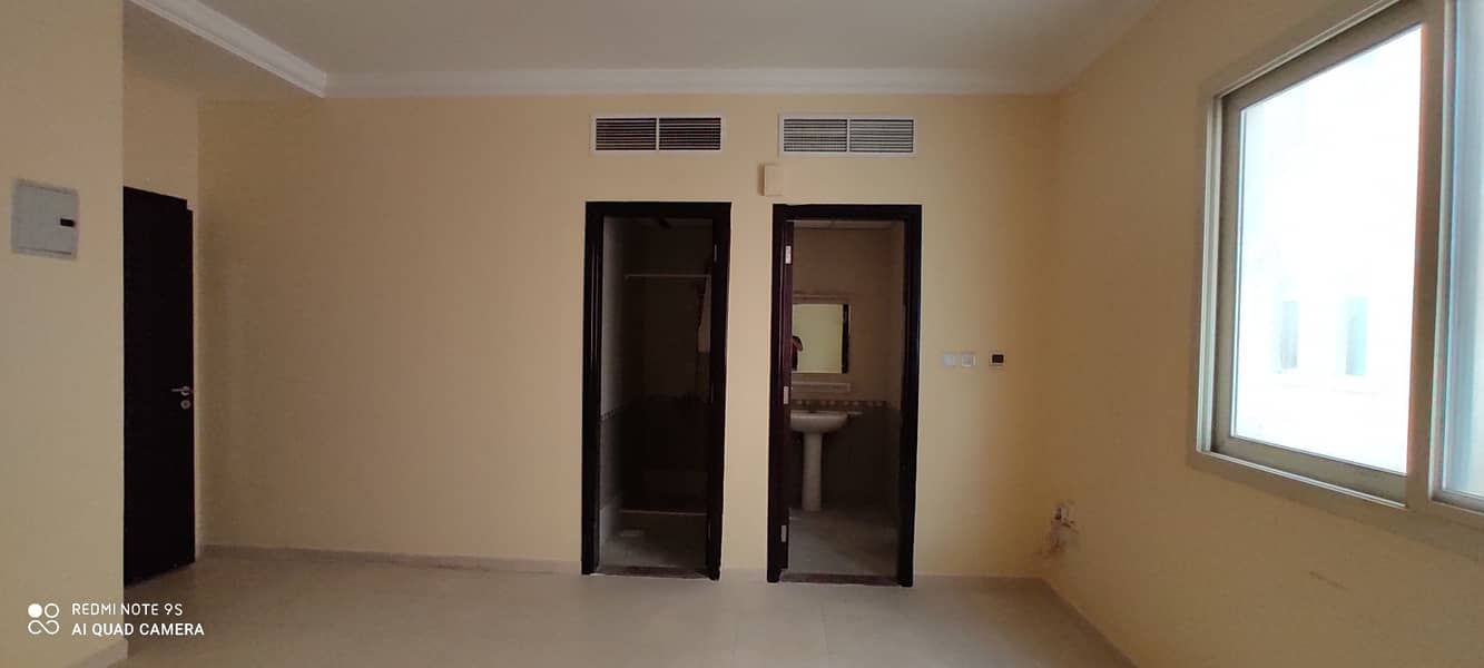 BIG HALL STUDIO WITH 2 BATH ONLY 13K AT PRIME LOCATION