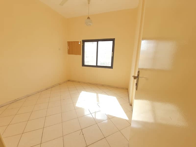 شقة في أبو شغارة 1 غرفة 15000 درهم - 4891059
