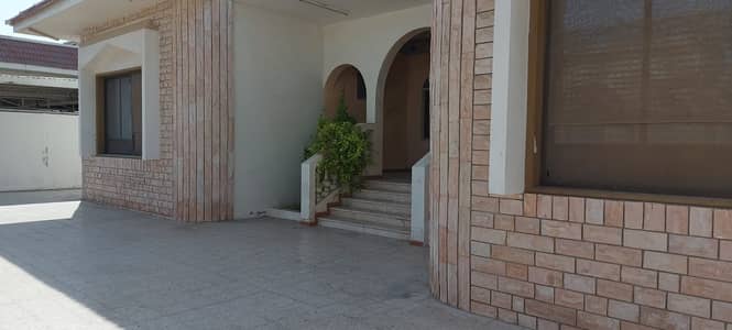 4 bedroom hall villa for rent in Al Jazzat 4 bedroom hall villa for rent in Al Jazzat
