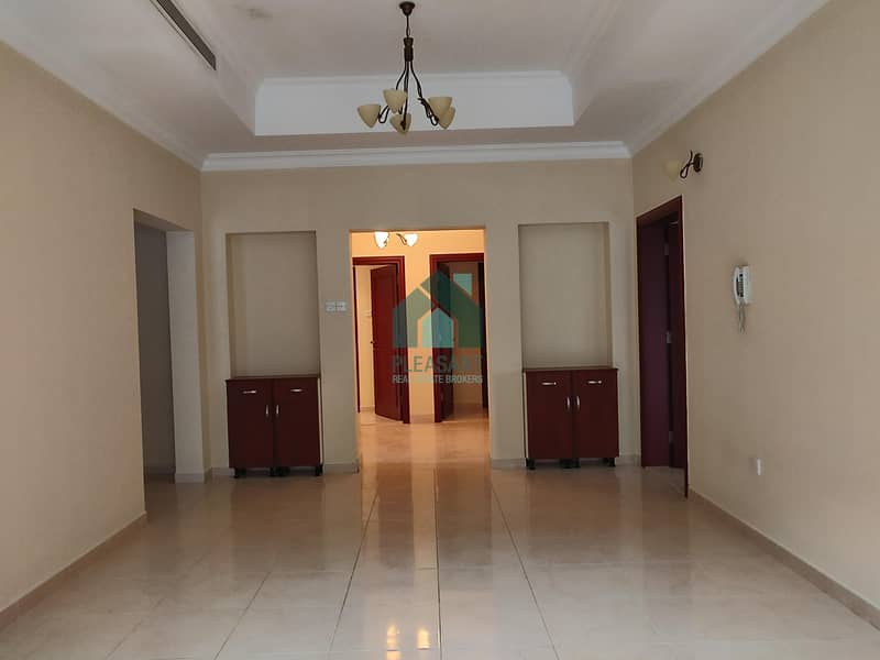 Gorgeous 5 Bedroom Spacious Villa with maid's room | ONE MONTH RENT FREE| 6 Cheques