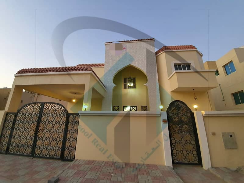 For sale, villa with electricity, water and air conditioners, completely new, at a very excellent price, close to the main street