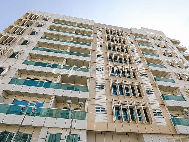 A Modern Unit with Balcony & Views + Car Parking A Modern Unit with Balcony & Views + Car Parking