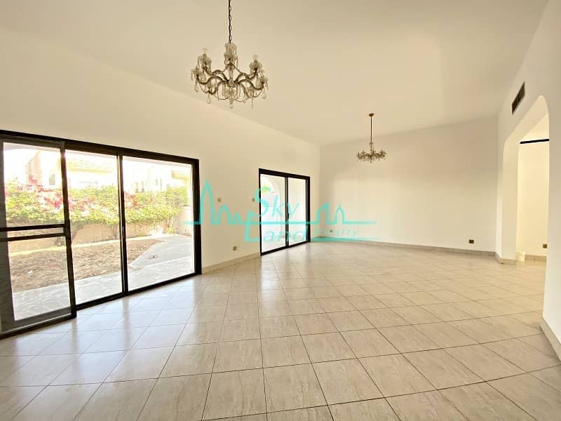 11 Renovated 4 Bed Semi Detached Villa With Garden