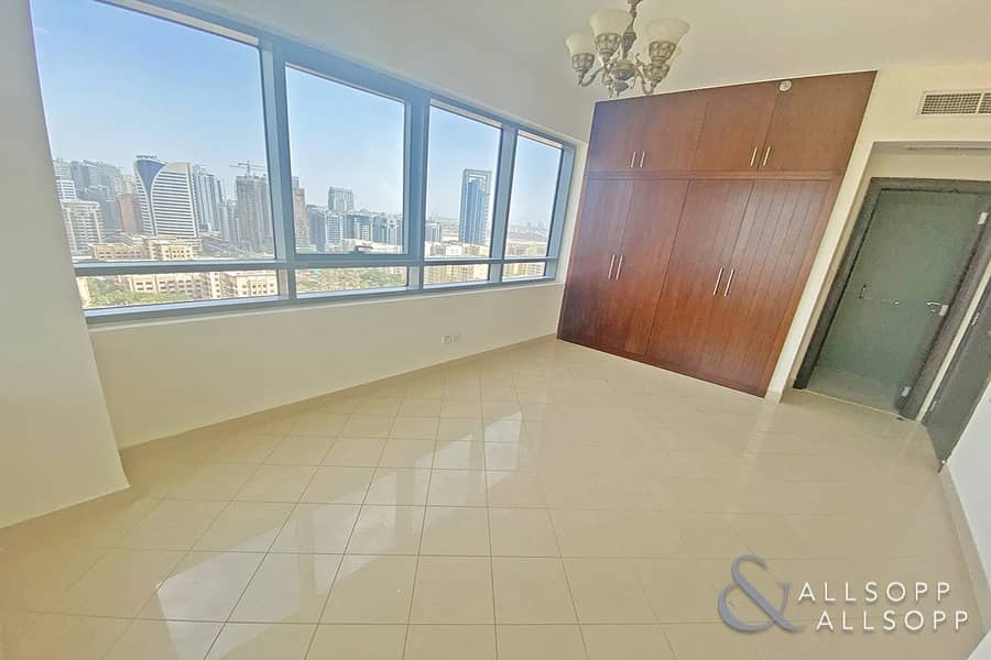 5 Golf View | Rare Unit | 2 Bed | Investment