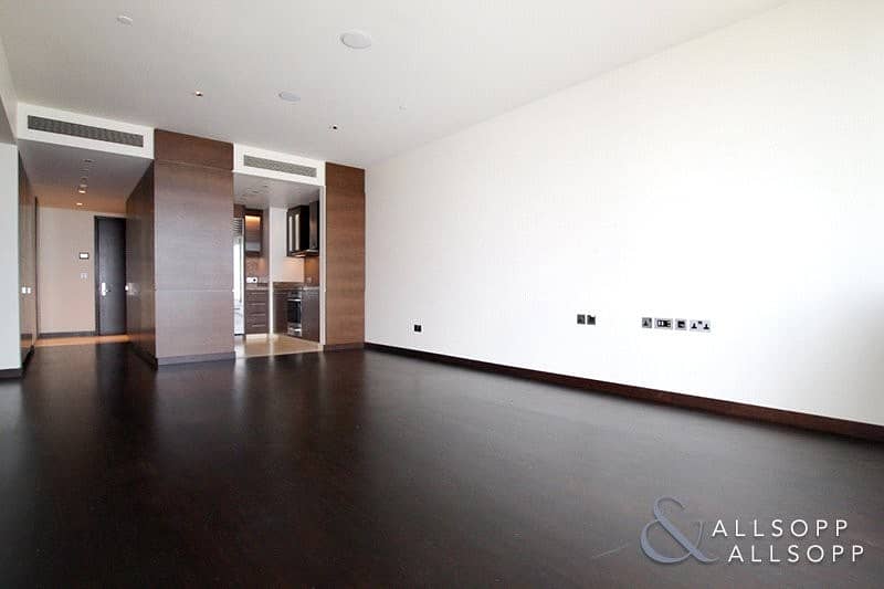 Large One Bedroom | Study Area | DIFC View