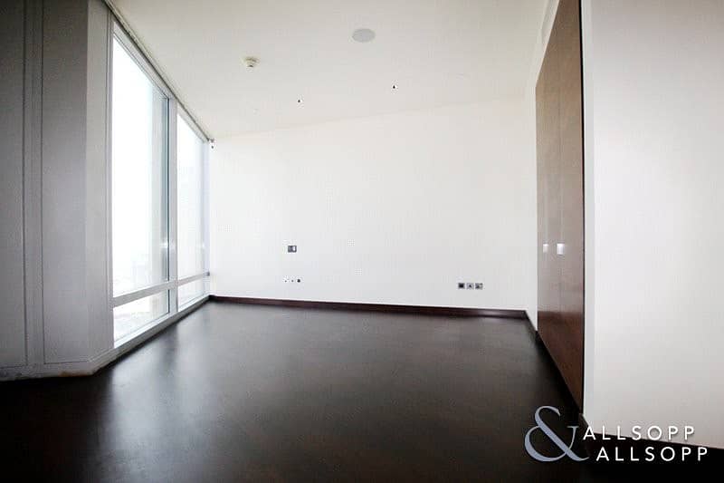 6 Large One Bedroom | Study Area | DIFC View
