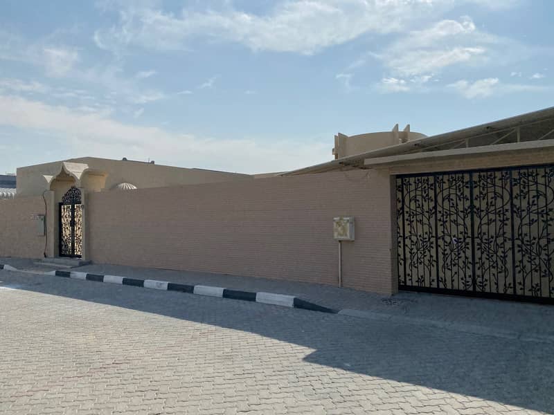 Large and clean villa on a main street in Al Shahba