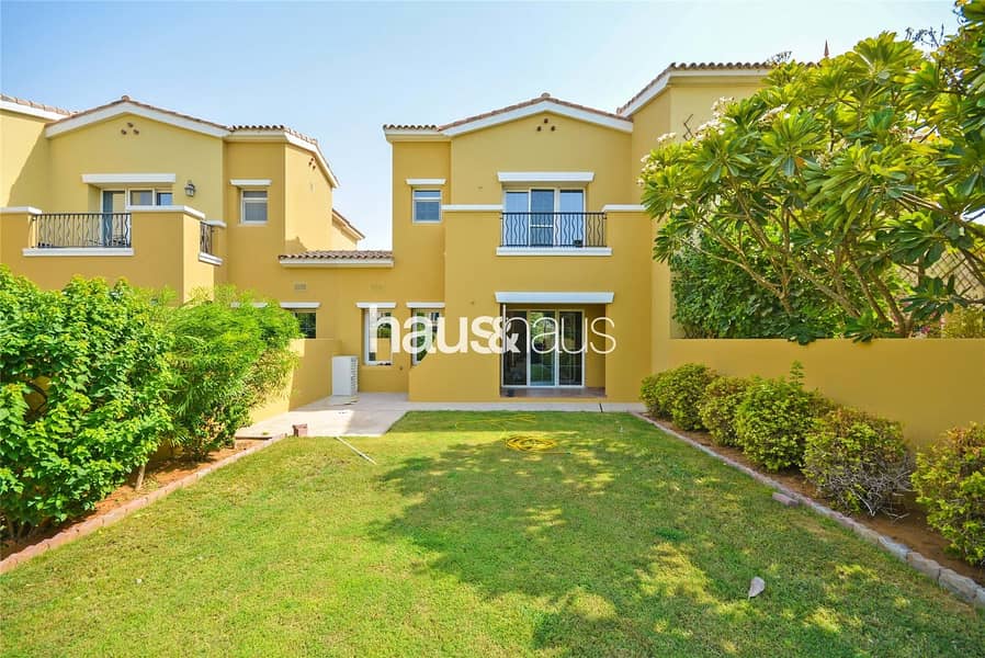 Lovely C Type in Palmera | Backing Green Area