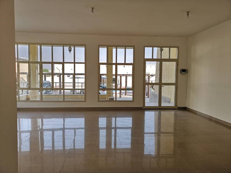 17 Spacious 5 Bedroom Villa In Shakhbout City