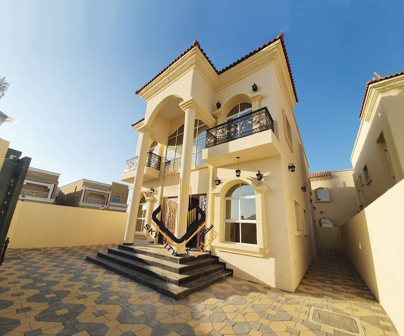 Wonderful villa with luxurious decorations for sale at an attractive price