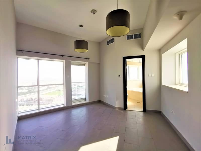 42 Exclusive Unit | Immaculate & Spacious | Hot Deal